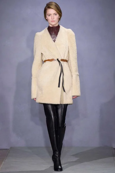 Look 24